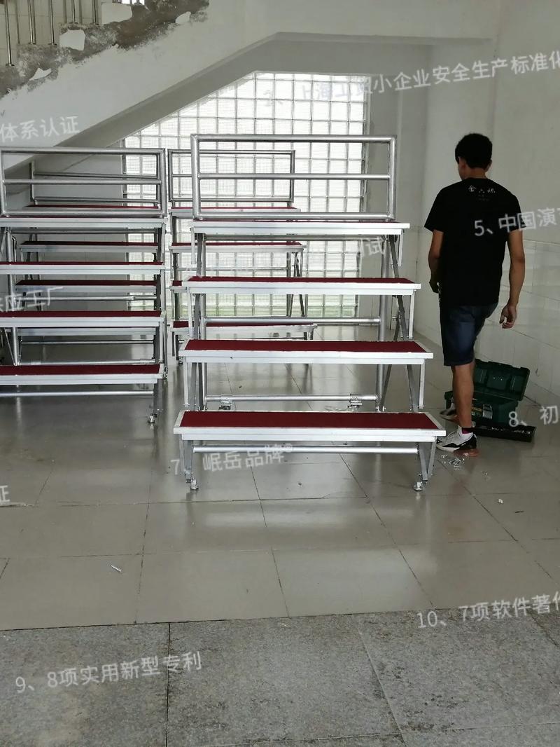 合唱用的梯子,合唱的阶梯叫什么