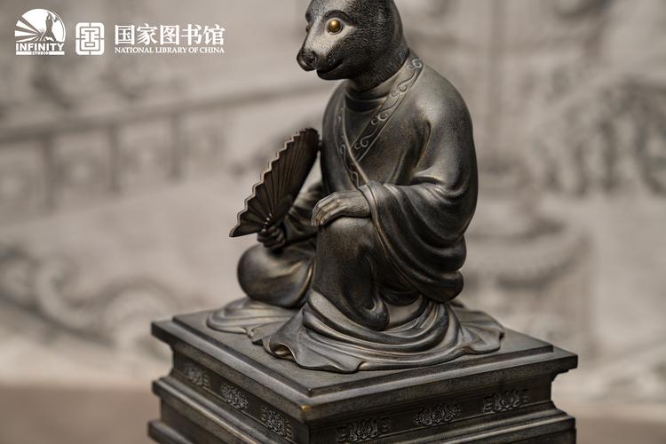 包含“月下提灯”打一生肖是什么的词条