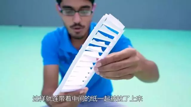 如何在纸上画梯子，如何在纸上画梯子图片